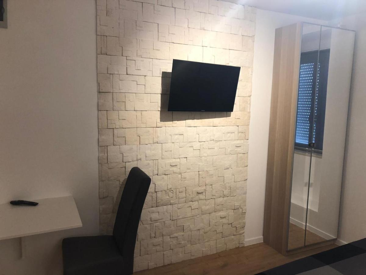 PUY Old City Inn *** מראה חיצוני תמונה