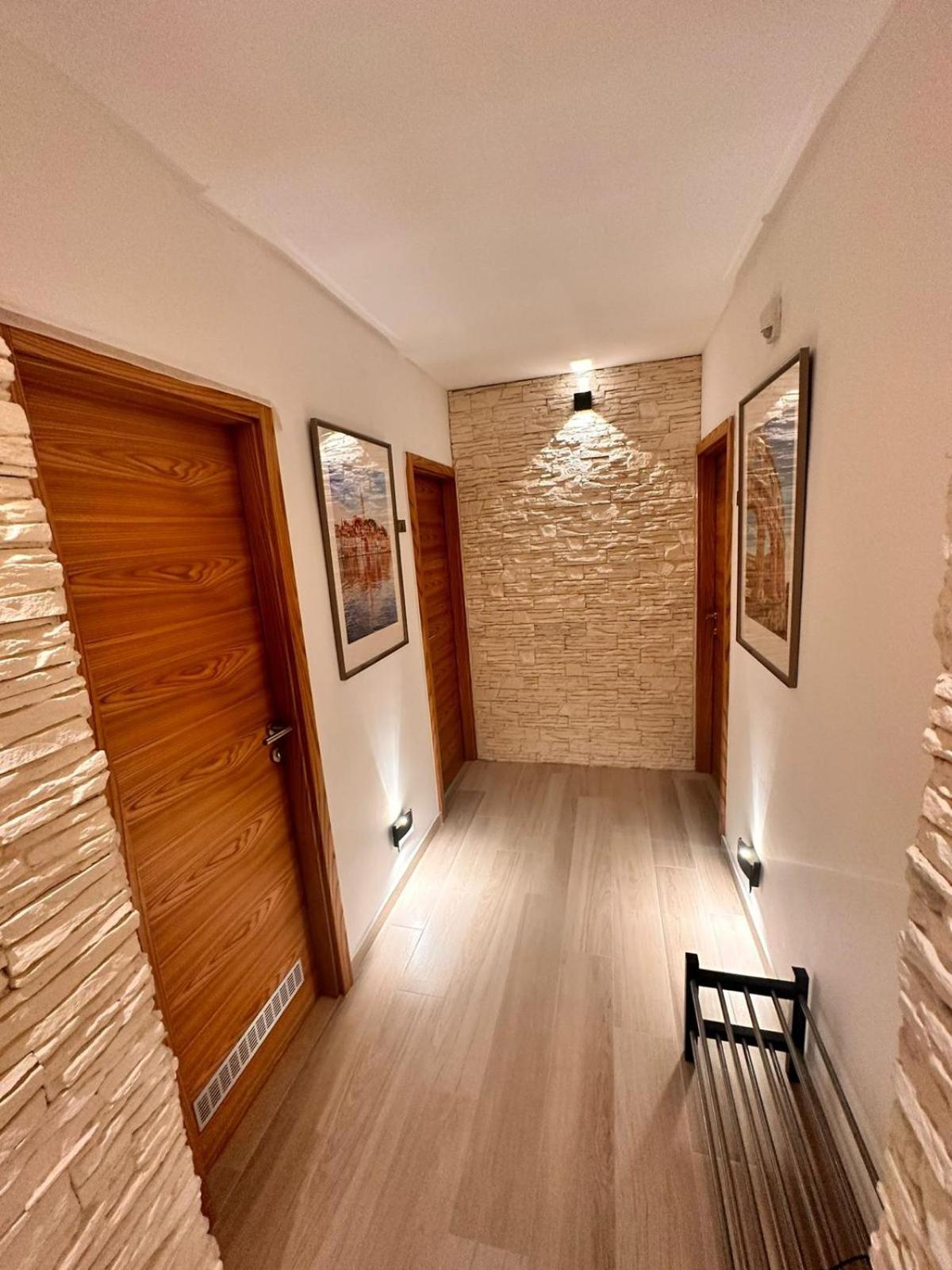 PUY Old City Inn *** מראה חיצוני תמונה