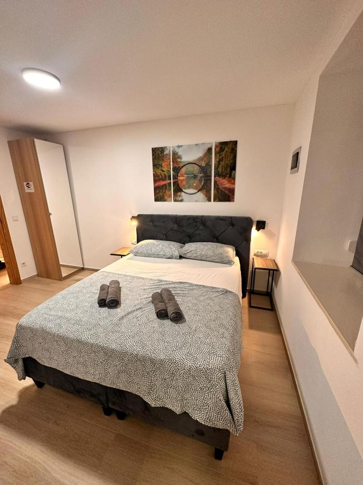 PUY Old City Inn *** מראה חיצוני תמונה