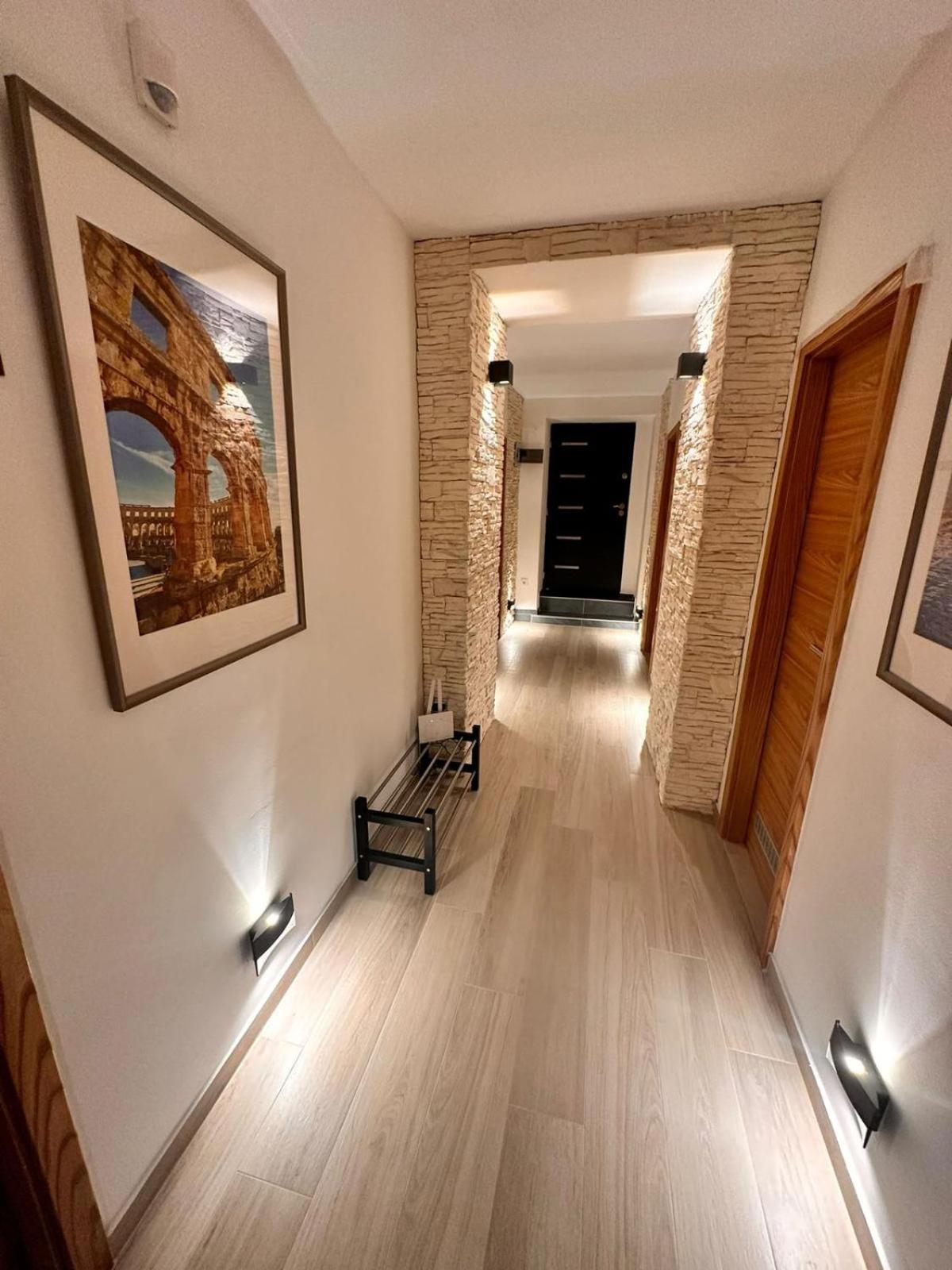 PUY Old City Inn *** מראה חיצוני תמונה
