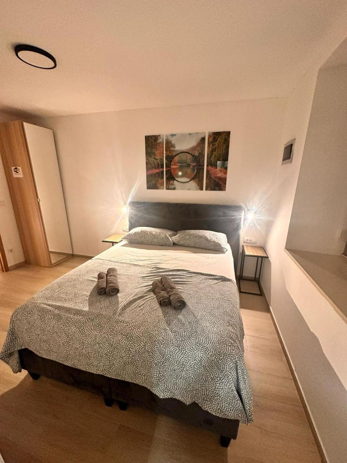 PUY Old City Inn *** מראה חיצוני תמונה