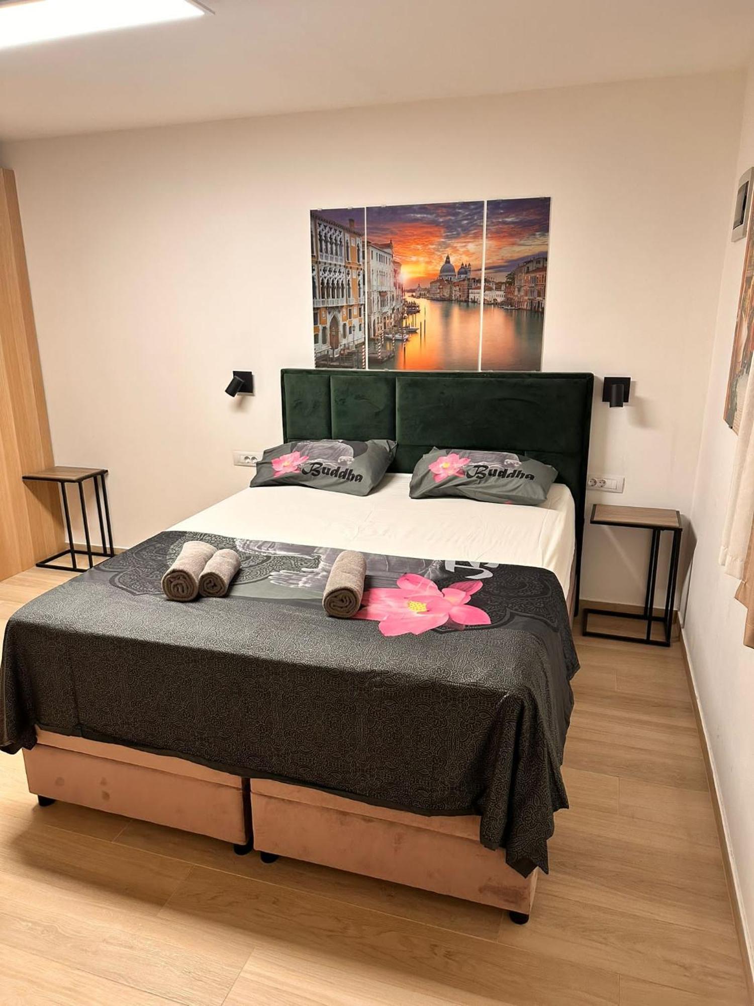 PUY Old City Inn *** מראה חיצוני תמונה