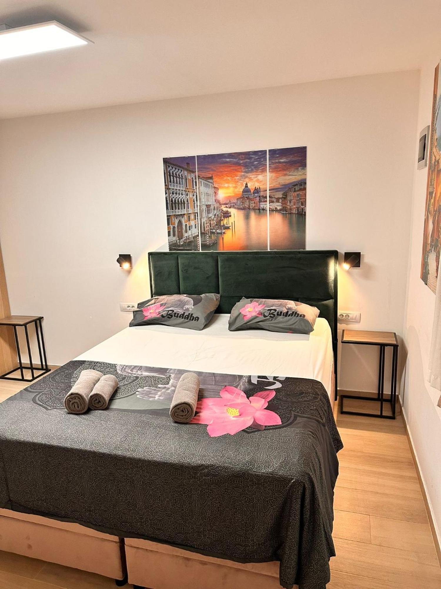 PUY Old City Inn *** מראה חיצוני תמונה